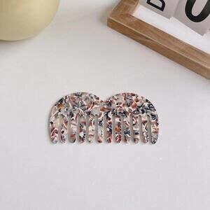 Block M Shaped Hair Comb In Marble Pattern